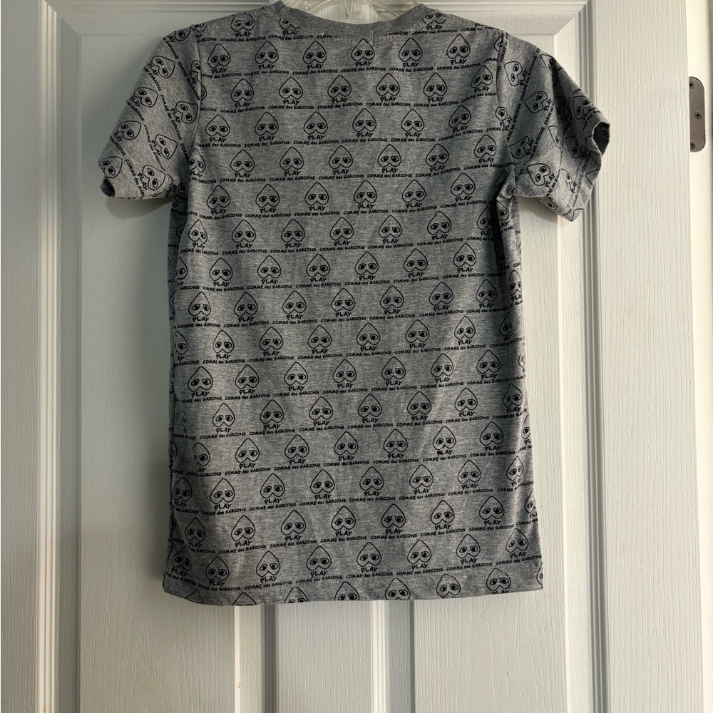 Comme des Garcons PLAY Gray Embroidered Logo T shirt Sz S - Picture 3 of 4